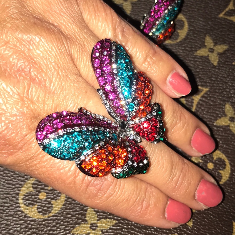 Crystal Butterfly Ring - Picture 4 of 4